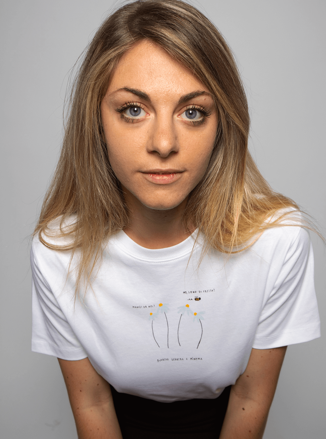 BUSY BEE / WHITE T-SHIRT