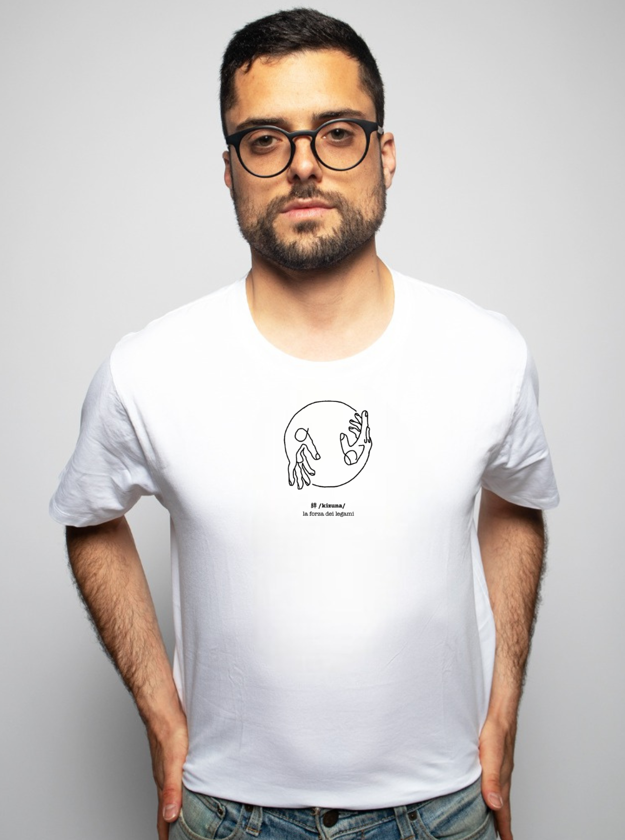 KIZUNA / WHITE AND BLACK T-SHIRT