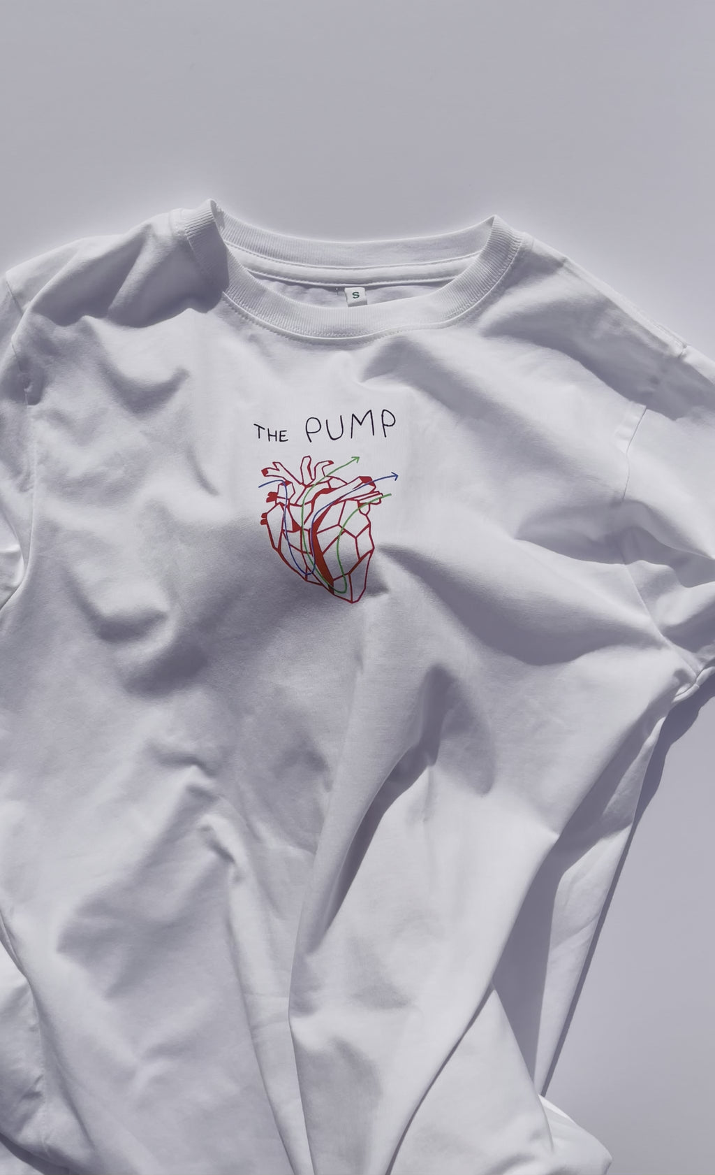 THE PUMP / WHITE AND BLACK T-SHIRT