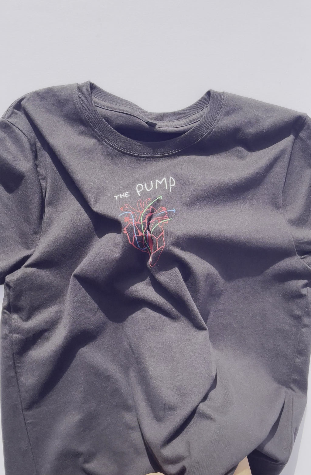 THE PUMP / WHITE AND BLACK T-SHIRT