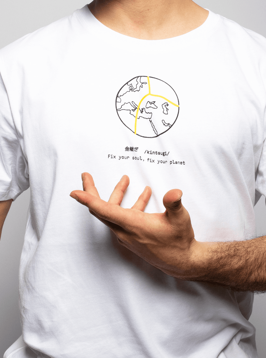 KINTSUGI / WHITE AND BLACK T-SHIRT