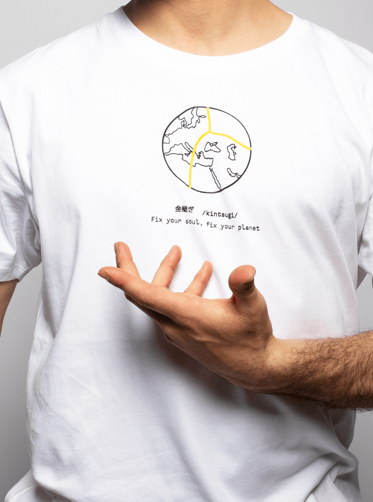 KINTSUGI / WHITE AND BLACK T-SHIRT